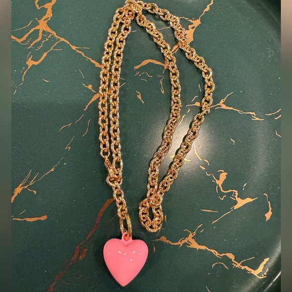 NWOT Roxanne Assoulin The Mini Puffy Heart Necklace Pink - Picture 3 of 3